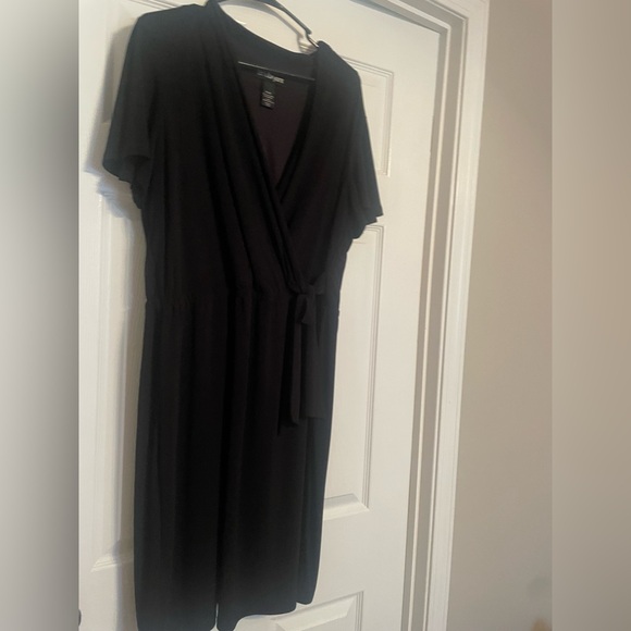 Lane Bryant Dresses & Skirts - Lane Bryant Black Midi Dress
